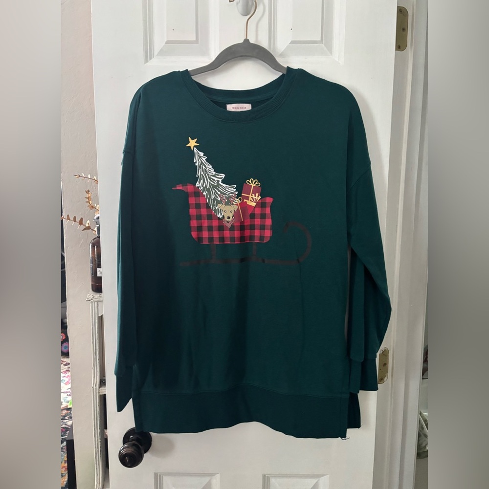 Women’s Christmas Sweatshirt size medium